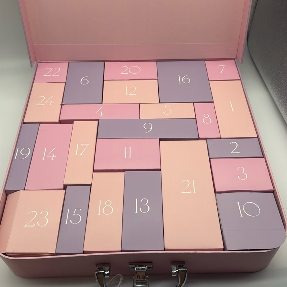 EMPTY Revolve Beauty Advent Calendar 2024 Pink Suitcase Silver Clasp 24 Days - Picture 8 of 8